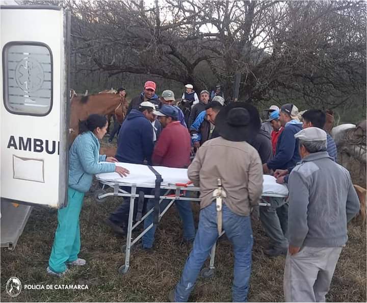 IMPORTANTE OPERATIVO PARA RESCATAR A UN HOMBRE HERIDO EN ANDALGALÁ