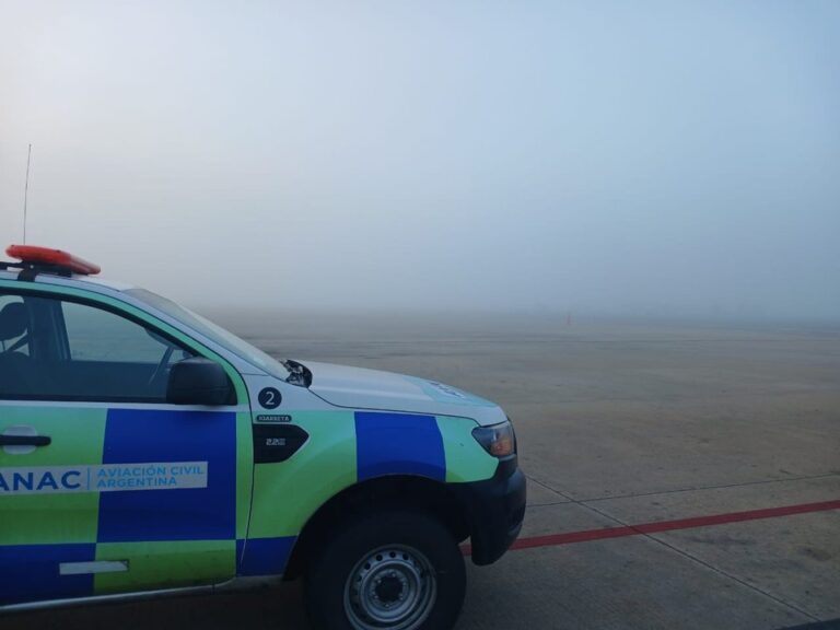 Demoras, desvíos y cancelaciones por la niebla en Ezeiza