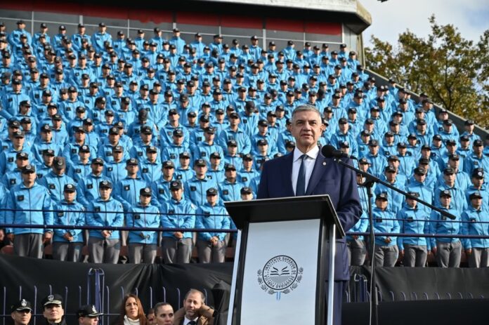 600 Nuevos Policías Se Incorporan a la Fuerza para Fortalecer la Seguridad Barrial