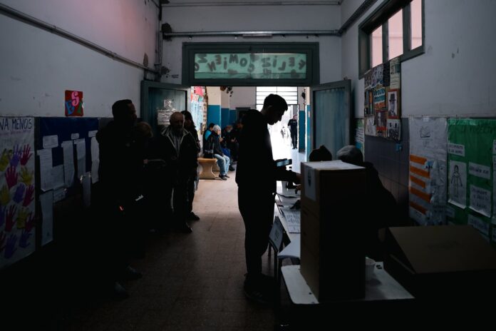 Alarma por la Disminución de la Participación Electoral en Jóvenes Argentinos