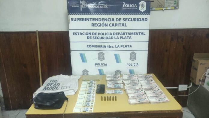 Asalto millonario en La Plata: Motochorros golpean a empleado y escapan con 25 millones de pesos