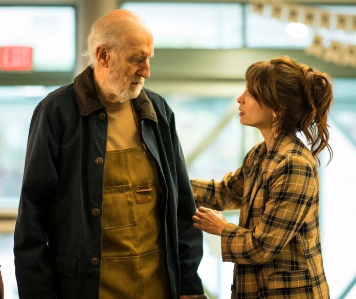 Descubre el Intrigante Mundo de «Murder in a Small Town»: Entrevista Exclusiva con Ian Weir