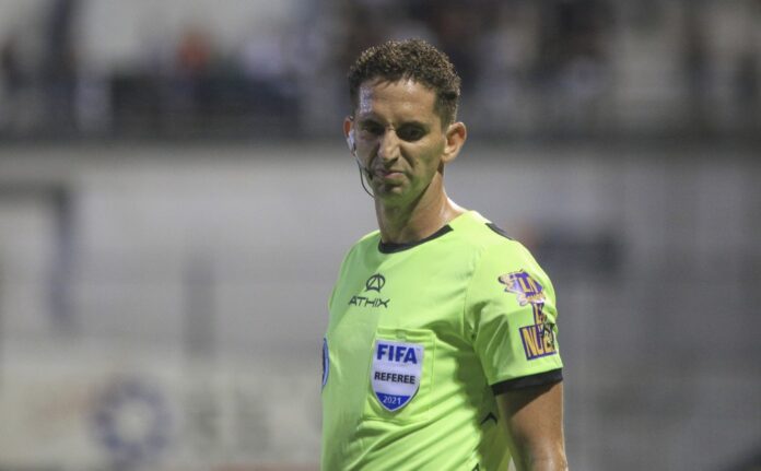 El Árbitro Lamolina Rompe el Silencio sobre la Controversia del Penal en el Partido All Boys-Godoy Cruz