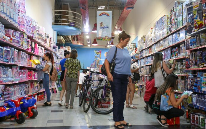 El Consumo Privado en Argentina Sufre una Caída del 1% en Septiembre