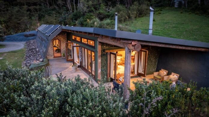 Innovadora Vivienda Construida con 1100 Neumáticos: Una Casa Sustentable en Nueva Zelanda