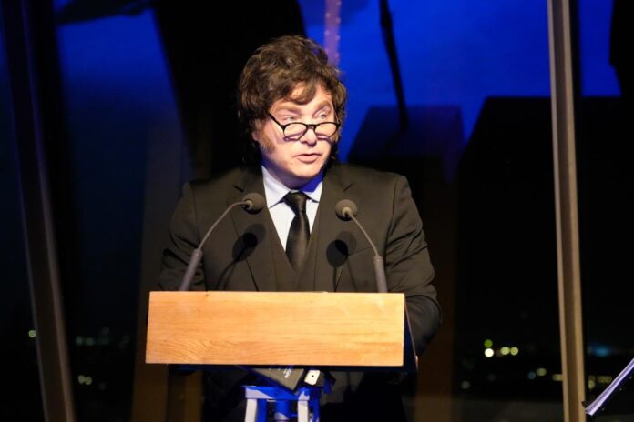 Javier Milei envía sus mejores deseos al Papa tras anuncio de cirugía