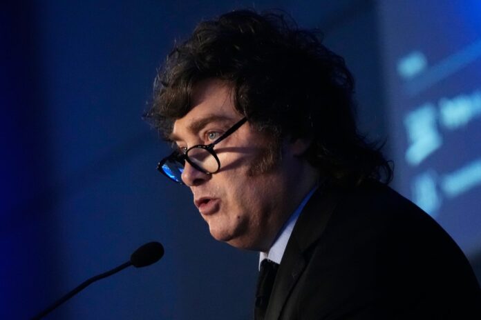 Javier Milei Intensifica sus Ataques a LA NACION en Redes Sociales