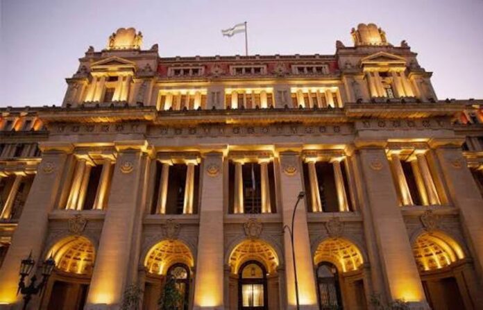 La Corte Suprema acelera el proceso sobre la Ley de Tierras y designa nuevos conjueces