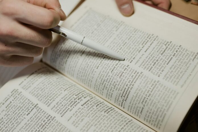 La Intrigante Historia Detrás de los Nombres que Usamos a Diario