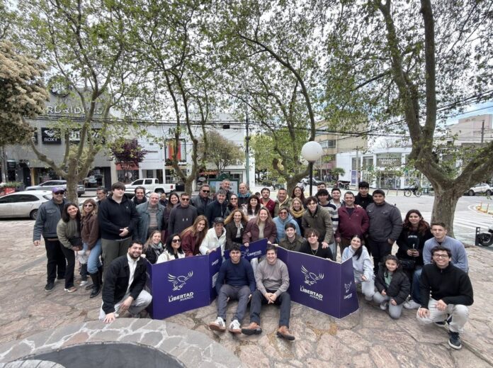 La Libertad Avanza Refuerza su Base en Buenos Aires con Campaña de Afiliación Masiva