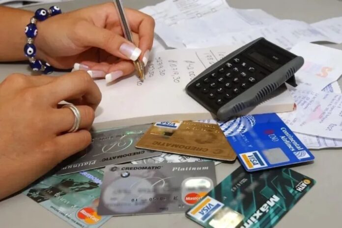 La Mora Familiar se Estabiliza en Agosto, pero Sigue Elevada en el Contexto Económico