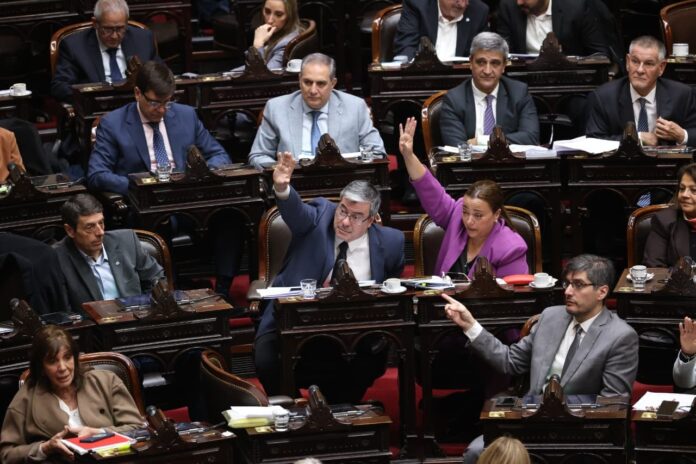 La Oposición Convoca a Sesión Especial en Diputados para Abordar Temas Clave