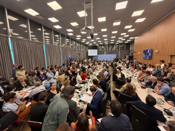 La Oposición Presiona al Gobierno para Reformular el Presupuesto 2027 y Cumplir con la Ley Universitaria