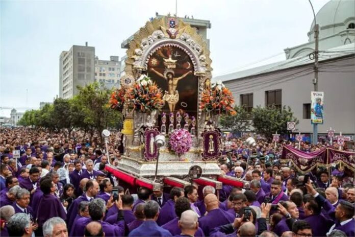 La Tradición del Señor de los Milagros: Historia y Oración de Fe