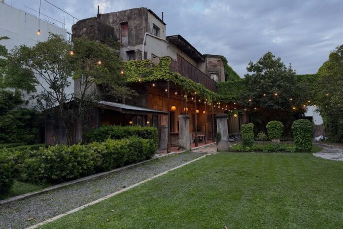 Lali Espósito y Pedro Rosemblat: la boda secreta en una casona de San Telmo