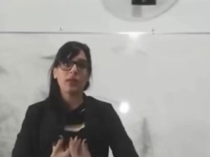 Liberan a mujer acusada de ejercer como psicóloga sin título en La Plata