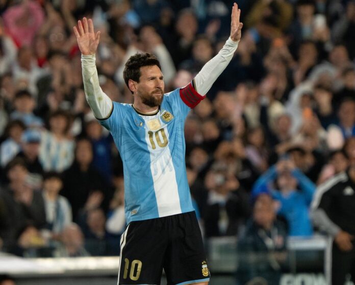 Lionel Messi rinde homenaje a su padre en su despedida de la Selección Argentina