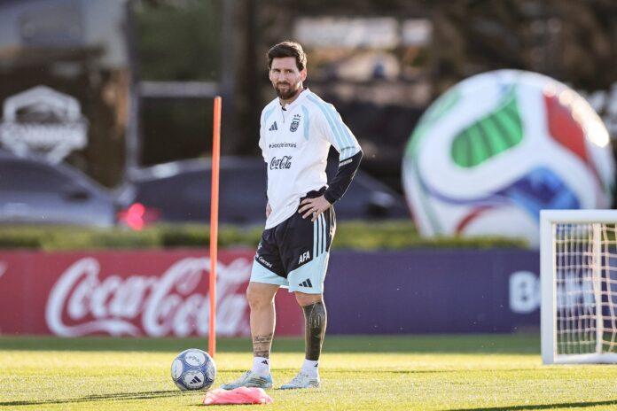 Lionel Messi se despide de la selección en una emotiva práctica final
