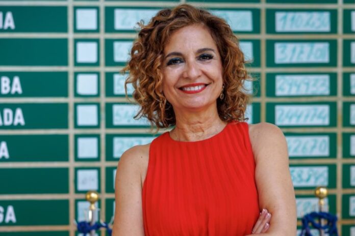 María Jesús Montero: Reflexiones sobre la exigencia académica y el rol de la mujer en la familia