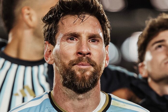 Messi, el Legado Infinito: Un Adiós Emotivo en el Estadio Monumental