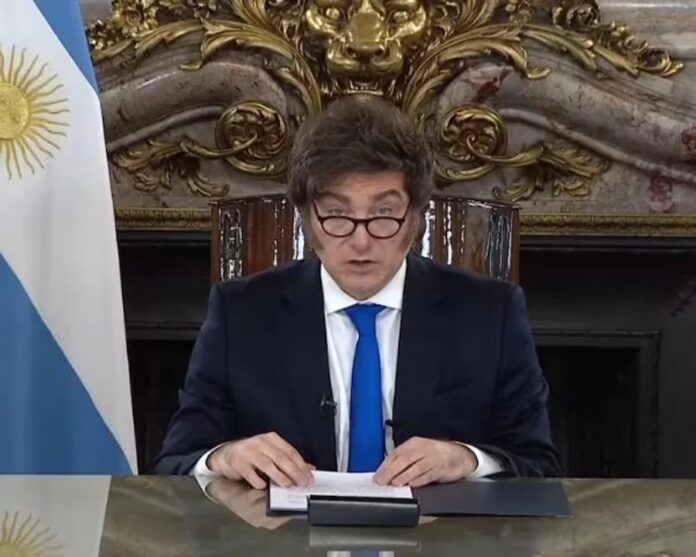 Milei Celebra su Cumpleaños 56 en Medio de la Rutina Laboral