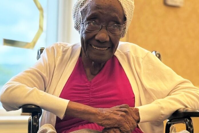 Naomi Whitehead Celebra 116 Años y Se Consolida como un Ícono de la Longevidad Mundial