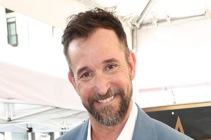 Noah Wyle: El Renacer de una Estrella y el Hombre Más Sexy del Mundo
