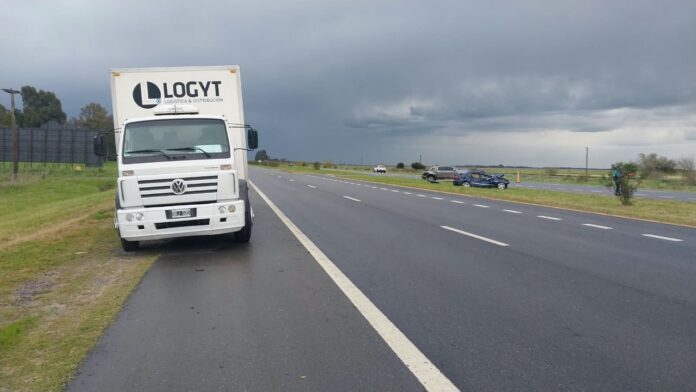 Tragedia en la Ruta 2: un joven pierde la vida en un choque múltiple