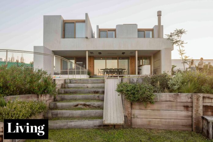 Una Casa que Abraza la Naturaleza: Diseño Japonés en Tigre
