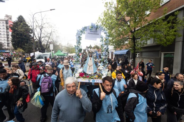 Voces de la Ciudadanía: Reflexiones sobre la Unidad y el Futuro de Argentina